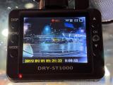 【ドライブレコーダー】ドライブレコーダー装備!走行中はもちろん、あおり運転や事故に遭遇した際、映像で記録し、万一のリスクに備えます。※記録用SDカードはお客様ご自身でご準備いただく必要があります。