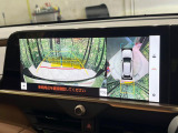 【パノラミックビューモニター】専用のカメラにより、上から見下ろしたような視点で360度クルマの周囲を確認することができます☆死角部分も確認しやすく、狭い場所での切り返しや駐車もスムーズに行えます。