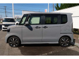 コーディネートスタイル(モノトーン)◆走行距離1.6万km◆リアカメラ付インターナビ 14インチアルミ ETC シートヒーター 禁煙