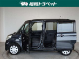 スライドドアは両側手動式です。