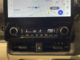 【オートエアコン】一度お好みの温度に設定すれば、車内の温度を検知し風量や温度を自動で調整してくれます。