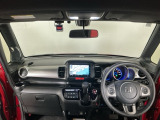 【前方視界】開放的な前方視界!運転がしやすく疲れにくいです♪窓が大きく、見通しがとっても良いおクルマですよ♪