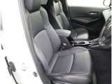 包み込むようなホールド感のあるシートでお車の操作性だけでなく、運転中の疲れも軽減!長時間の運転やお体をしっかりサポートします!