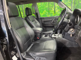 運転席シート廻りは使用感も少なく、良好な状態となっています。丁寧に使われていたことがよくわかりますね。