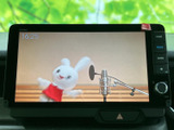 停車時に、TVや動画コンテンツを楽しむことができます。休憩時間や待ち時間も充実。家族とのドライブをより楽しく演出します。