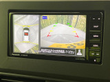 【マルチアラウンドモニター】専用のカメラにより、上から見下ろしたような視点で360度クルマの周囲を確認することができます☆死角部分も確認しやすく、狭い場所での切り返しや駐車もスムーズに行えます。