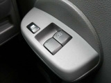 前席ドアはパワーウィンドウはウィンドウロックボタン付きです!