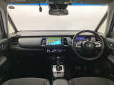 【前方視界】開放的な前方視界!運転がしやすく疲れにくいです♪窓が大きく、見通しがとっても良いおクルマですよ♪
