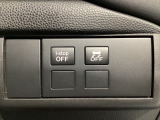 運転席脇のクラスタースイッチ部分にはアイドリングストップOFF、DSC(横滑り防止装置)OFFスイッチを配置しております。