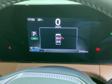 視認性の高いメーター類は、運転に必要な情報を的確にドライバーに伝えます。運転状況を常に把握でき、安全運転をサポートします。