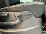 運転席はご自身の適切な運転ポジションへ移動可能なラチェットが付いております。