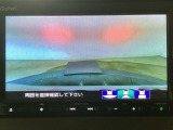 【バックカメラ】運転が苦手な方も車庫入れラクラクです!ギアをリバースに入れれば自動的に切り換わりますので、面倒な操作は不要です♪狭い駐車場もお車を傷つけず安心ですね!