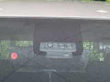 【トヨタセーフティセンス】走行中に前方の車両等を認識し、衝突しそうな時は警報とブレーキで衝突回避と被害軽減をアシスト。より安全にドライブをお楽しみいただけます。