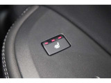 シートヒーターは後部座席にも装備されております!