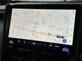 見やすい地図表示で、初めての道でも安心です。渋滞情報やルート検索機能も充実。スムーズな移動をサポートします。周辺施設の情報も確認できるので便利です。