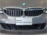 ☆BMWの代名詞とも言える【キドニーグリル】一目見ただけでBMW車であると認識できる確固たるアイコンとして存在感を放ちます☆