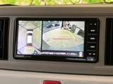 狭い場所での運転も安心。後方の状況を画面で確認できるので、安全に駐車できます。運転に自信がない方にもおすすめです。