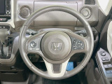 【純正革巻きステアリング】上質な革を使用することで、手にしっかり馴染みとても運転しやすいハンドルです♪