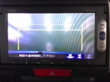 バックカメラの画像です。ガイドラインがスムースな車庫入れをサポートいたします。車庫入れの安心感がアップしますね。
