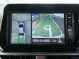 まるで空から見下ろしたかのような映像を映し出すアラウンドモニターだから、車庫入れもラクラクです!