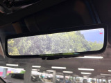 【デジタルインナーミラー】後席の大きな荷物や同乗者で後方が確認しづらい時でも安心!カメラが撮影した車両後方の映像をルームミラー内に表示。クリアな視界で状況の確認が可能です!