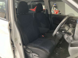 運転席まわりです。運転席からの視界が左右に広く隅々まではっきりと見渡せます!クルマの前端も把握しやすく安心して運転できます!