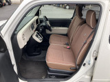 運転に必要な情報を視認しやすい配置。ステアリング操作もスムーズに行えます。運転に集中できる空間作りがされています。