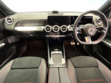GLB GLB200d 4マチック AMGラインパッケージ 4WD 