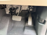 安全に関わるペダル部。ゴムの減り具合や使用感が分かり、丁寧に使われてきたかも見えます。