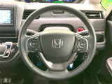 【ステアリングスイッチ】運転中、前方から目線をそらすことなく、オーディオ等の操作が可能な便利機能!安心&快適なドライブを演出してくれます♪