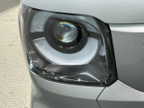 LEDヘッドライトは、点灯の瞬間から最大光量を発揮し、突然暗くなるトンネルなどでの安定感を高めます。