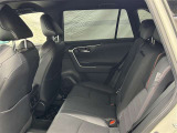 ゆとりある広々とした車内空間は、ドライブを始め買い物やレジャーなど、幅広く活躍します。一人でもみんなとでもお出かけを楽しみましょう!