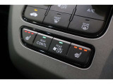 シートヒーター装備付き車!!座席に埋め込まれた電熱線によりシートを暖めることが出来る装備で、温められたシートは、寒い冬には最適です!!