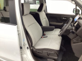 自社整備工場で点検整備をおこなってからお渡ししています。車検が残っている場合は『12ヶ月点検整備』を、車検整備付きの場合は『車検整備』をおこないます。整備費用は車両本体価格に含まれています。