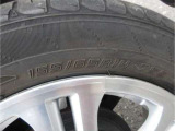 タイヤサイズは、155/65R14です。