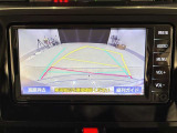 ステアリングと連動したガイド機能付きリヤモニターを装備しております。