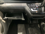 収納スペースもたくさん有ります☆車検証や小物類などすっきり収納♪