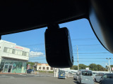 万が一の状況を映像と音声で記録する純正ドライブレコーダー搭載!!