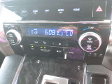 HV!4WD!3眼LEDライト!10型ナビ!フルセグ!セーフティーセンス!ETC!BSM!デジタルインナーミラー!Bカメラ!両側Pスライド!Pバックドア!右前に小修復有り!