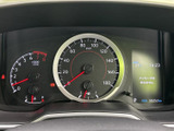 視認性の高いメーターは、運転に必要な情報を分かりやすく表示。運転に集中できる、シンプルなデザインです。