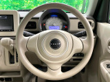インテリアに合わせたデザインのステアリングは、運転される方のことも考え、運転しやすい形状、大きさです。是非一度、実際に触ってお確かめください。
