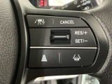 【アダプティブ・クルーズ・コントロール】予め設定した車速内でクルマが自動的に加減速。 前走車との適切な車間距離を維持しながら追従走行し、高速道路でのドライバーの疲労を軽減してくれる嬉しい機能付♪
