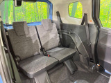床下収納式のサードシートです。座席部分をコンパクトに収納でき、広大な荷室スペースとしてお使いいただけます!乗車人数や荷物の量など利用シーンに合わせて3列目を有効活用でき、とっても便利♪