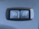 高速道路などで定速走行する際、アクセル操作から開放させてくれるクルーズコントロールを装備。安心のスピードリミッター機能も付いてます。
