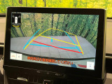 【バックカメラ】駐車時に後方がリアルタイム映像で確認できます。大型商業施設や立体駐車場での駐車時や、夜間のバック時に大活躍!運転スキルに関わらず、今や必須となった装備のひとつです!
