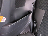 運転席・助手席ドアの内側にドアポケットが装備されています。