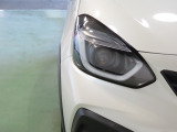LEDヘッドライトは、点灯の瞬間から光量を発揮し、突然暗くなるトンネルなどでの安定感を高めます。