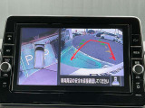 大画面9インチナビ画面でクルマを上空から見下ろしているかのように、状況を把握できます。4つのビュー「トップ・フロント・サイド・バックビュー」を切り替えることで狭い場所でも周囲が映像で確認できます。