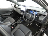 シンプルで使いやすいデザインの運転席です。