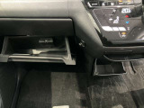 収納スペースもたくさん有ります☆車検証や小物類などすっきり収納♪
